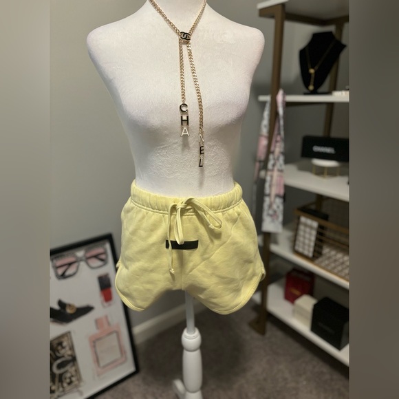 Fear of God Essentials Women's Canary Shorts NWT Small - Picture 7 of 11
